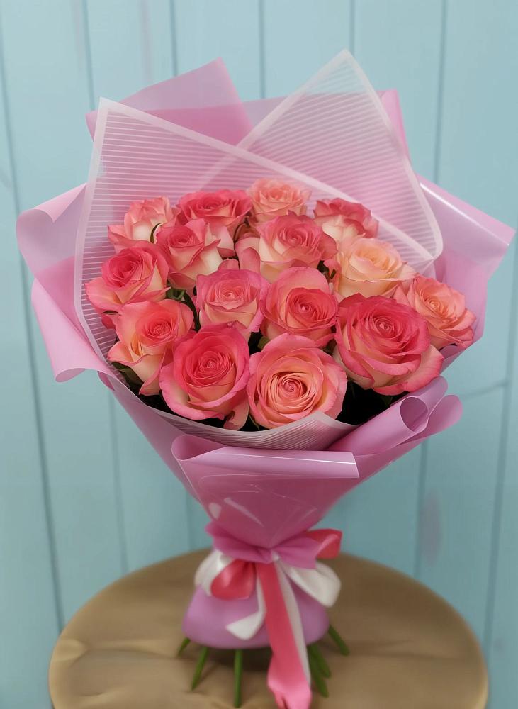 Букет 15 Розовых роз Равель в Лесколово
