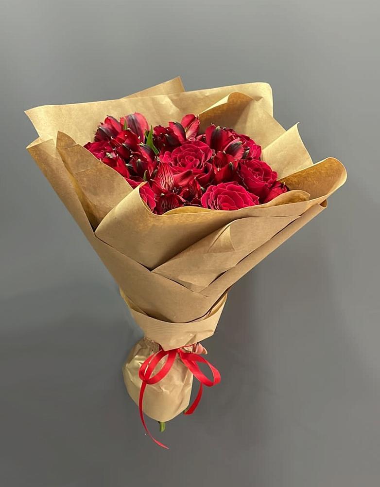 Букет цветов из: Альстромерии и Розы в Лесколово