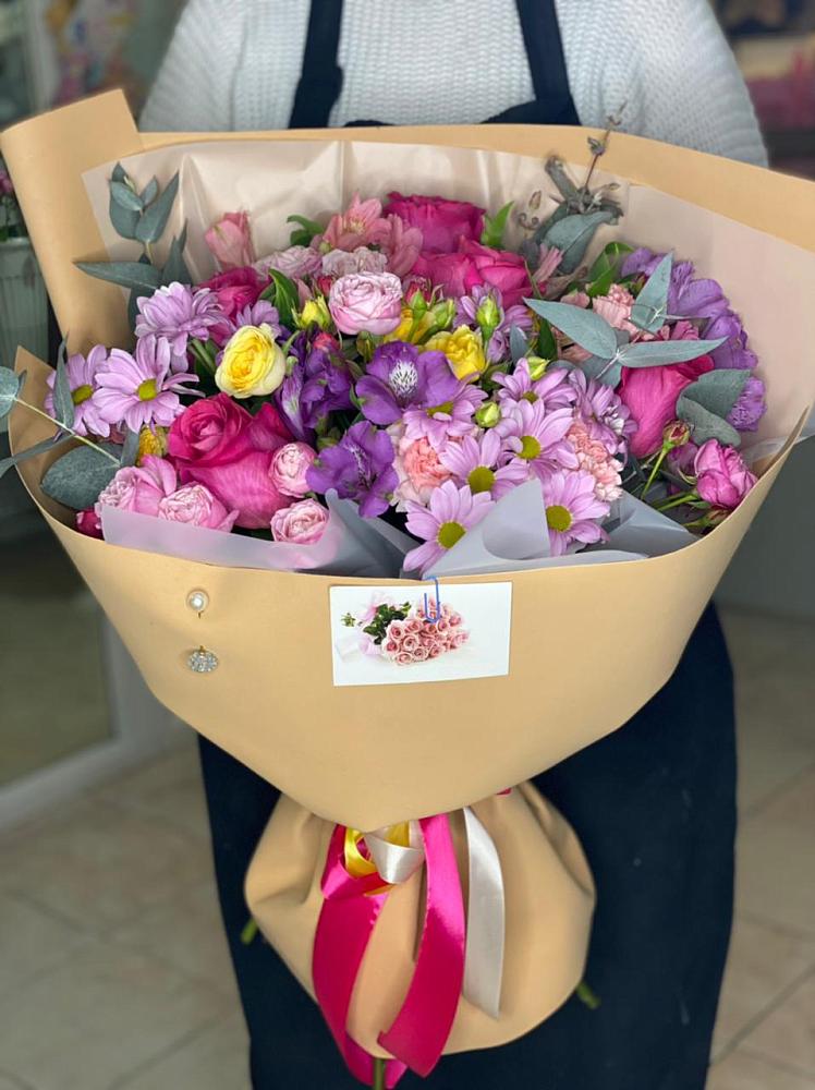 Букет цветов из: Хризантемы, Гвоздики и Альстромерии в Лесколово