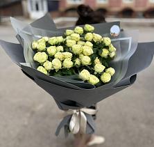 Букет Белые кустовые розы Солинеро в Лесколово