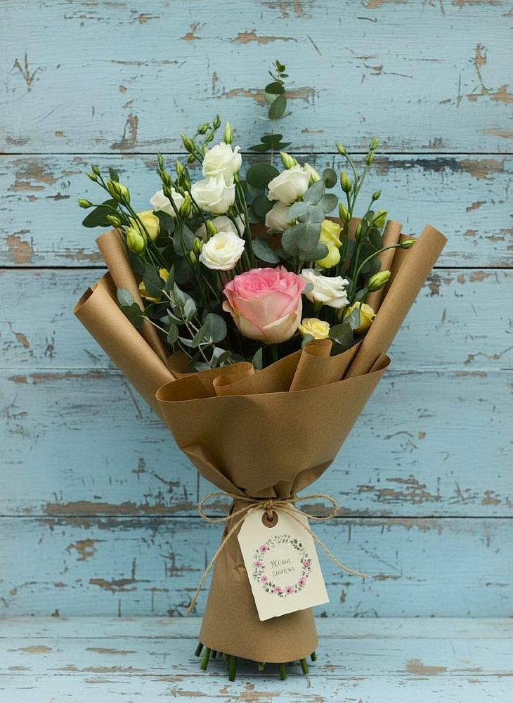 Букет цветов из: Розы и Лизиантусы в Лесколово