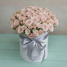 Цветочная композиция из Розы в шляпной коробке в Лесколово