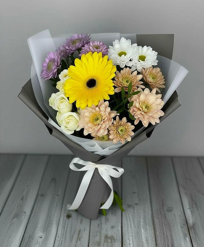 Букет цветов из: Розы, Герберы и Хризантемы в Лесколово