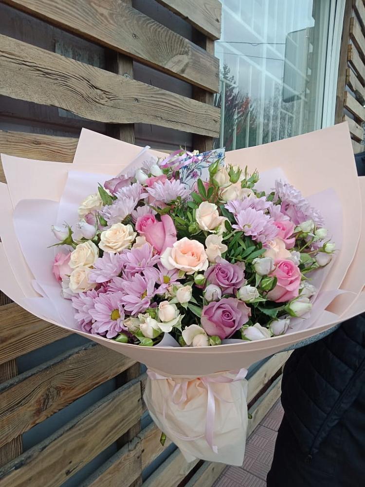 Букет цветов из: Розы и Хризантемы в Лесколово