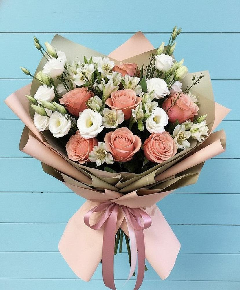 Букет цветов из: Розы, Альстромерии и Лизиантусы в Лесколово