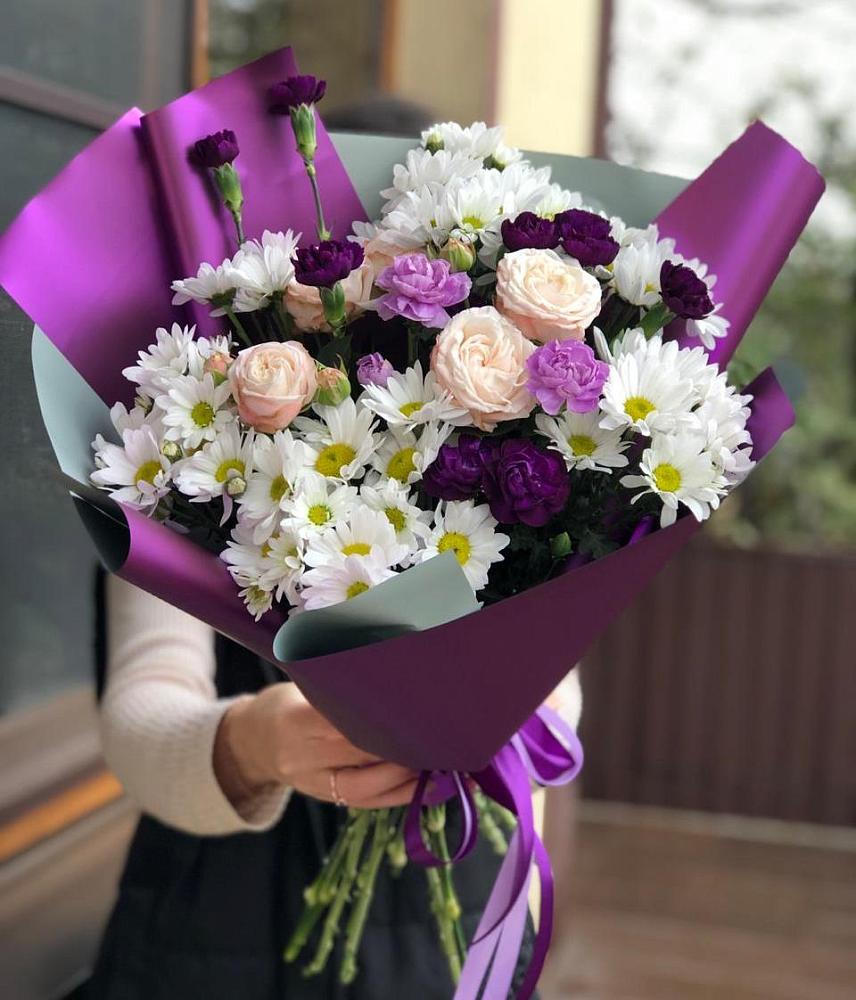 Букет цветов из: Хризантемы, Гвоздики и Розы в Лесколово