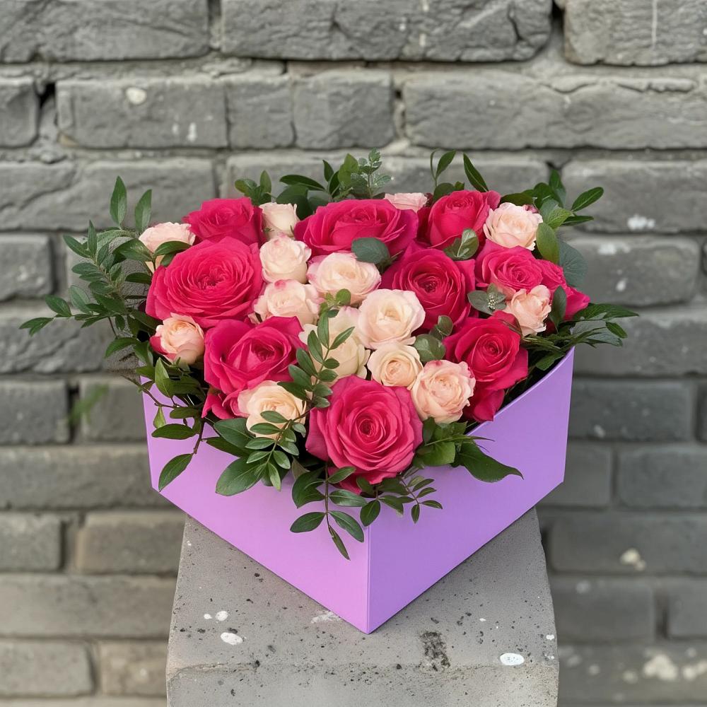 Цветочная композиция из Розы в коробке в Лесколово
