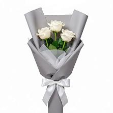 Букет 3 белые розы в Лесколово