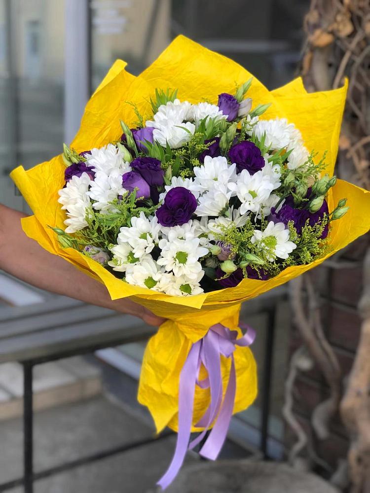 Букет цветов из: Ирисы, Хризантемы и Ромашки в Лесколово