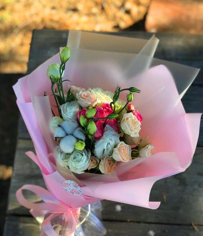 Букет цветов из: Розы и Лизиантусы в Лесколово