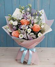 Букет цветов из:  Лизиантусы, Розы, Альстромерии и Гипсофила в Лесколово