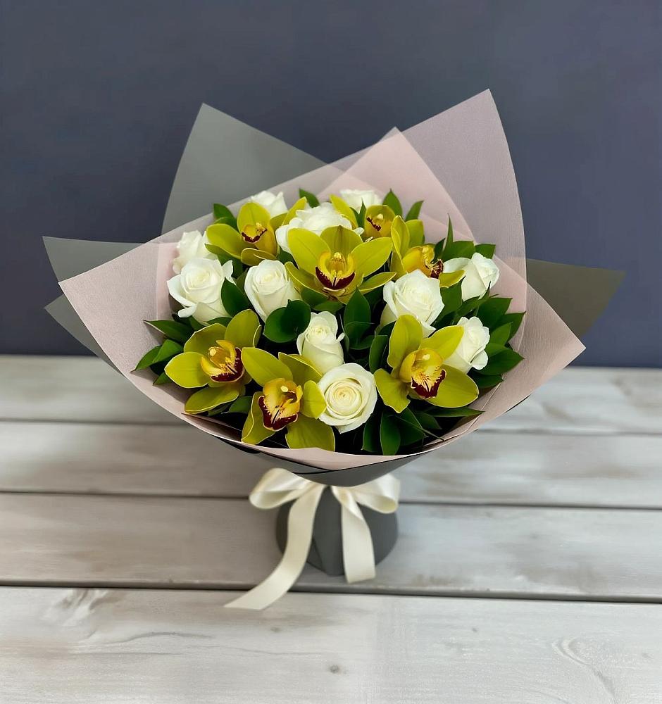 Букет цветов из: Орхидеи и Розы в Лесколово