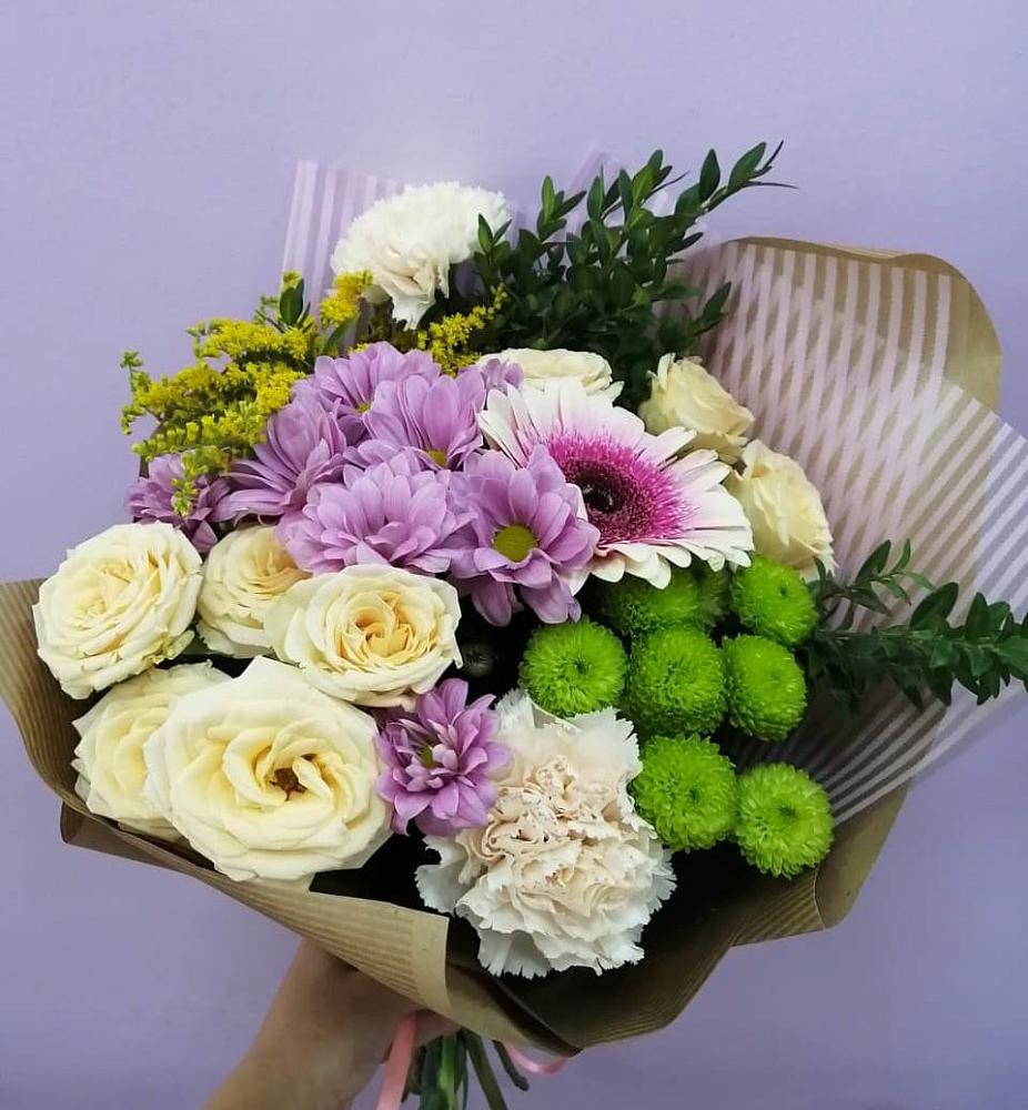 Букет цветов из: Хризантемы, Розы, Гвоздики и Герберы в Лесколово