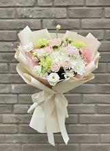 Букет цветов из:  Гвоздики, Розы, Лизиантусы и Хризантемы в Лесколово