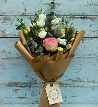 Букет цветов из:  Розы и Лизиантусы в Лесколово