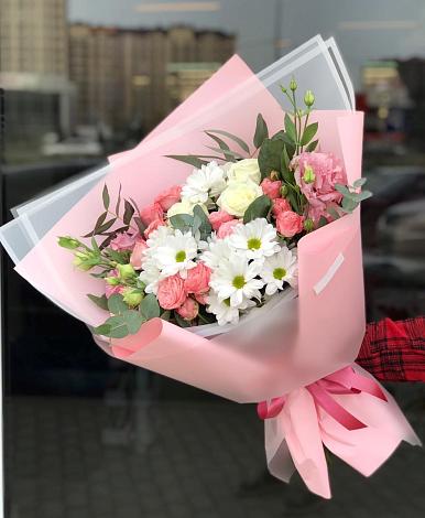 Букет цветов из: Розы, Лизиантусы и Хризантемы в Лесколово