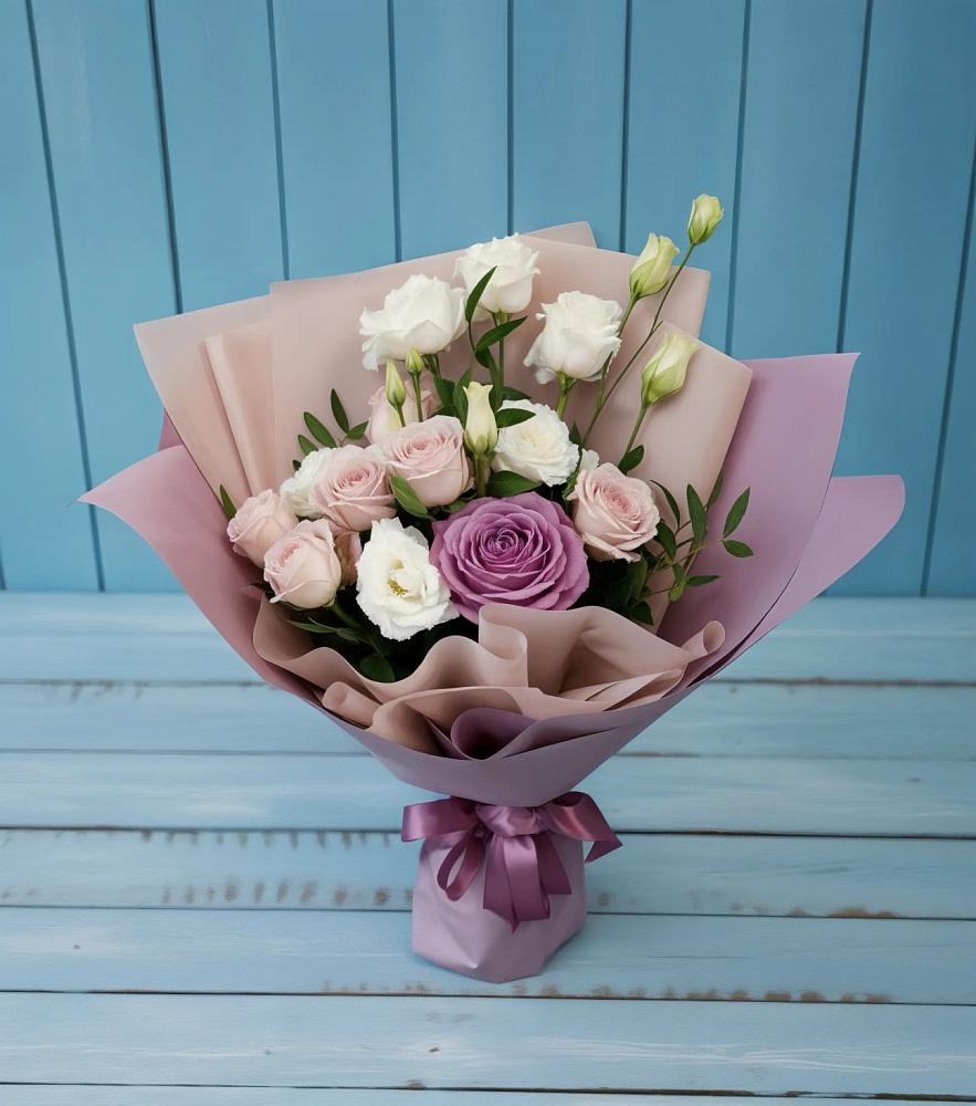 Букет цветов из: Розы и Лизиантусы в Лесколово