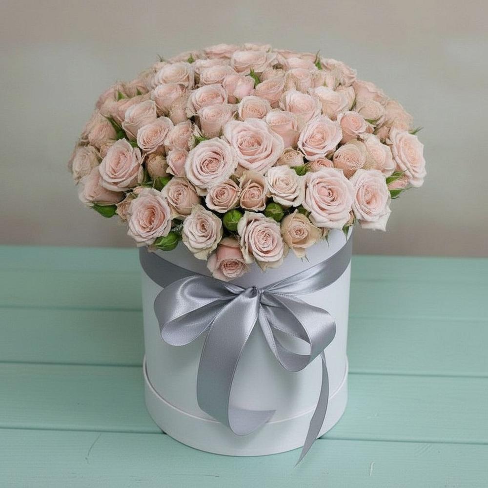 Цветочная композиция из Розы в шляпной коробке в Лесколово